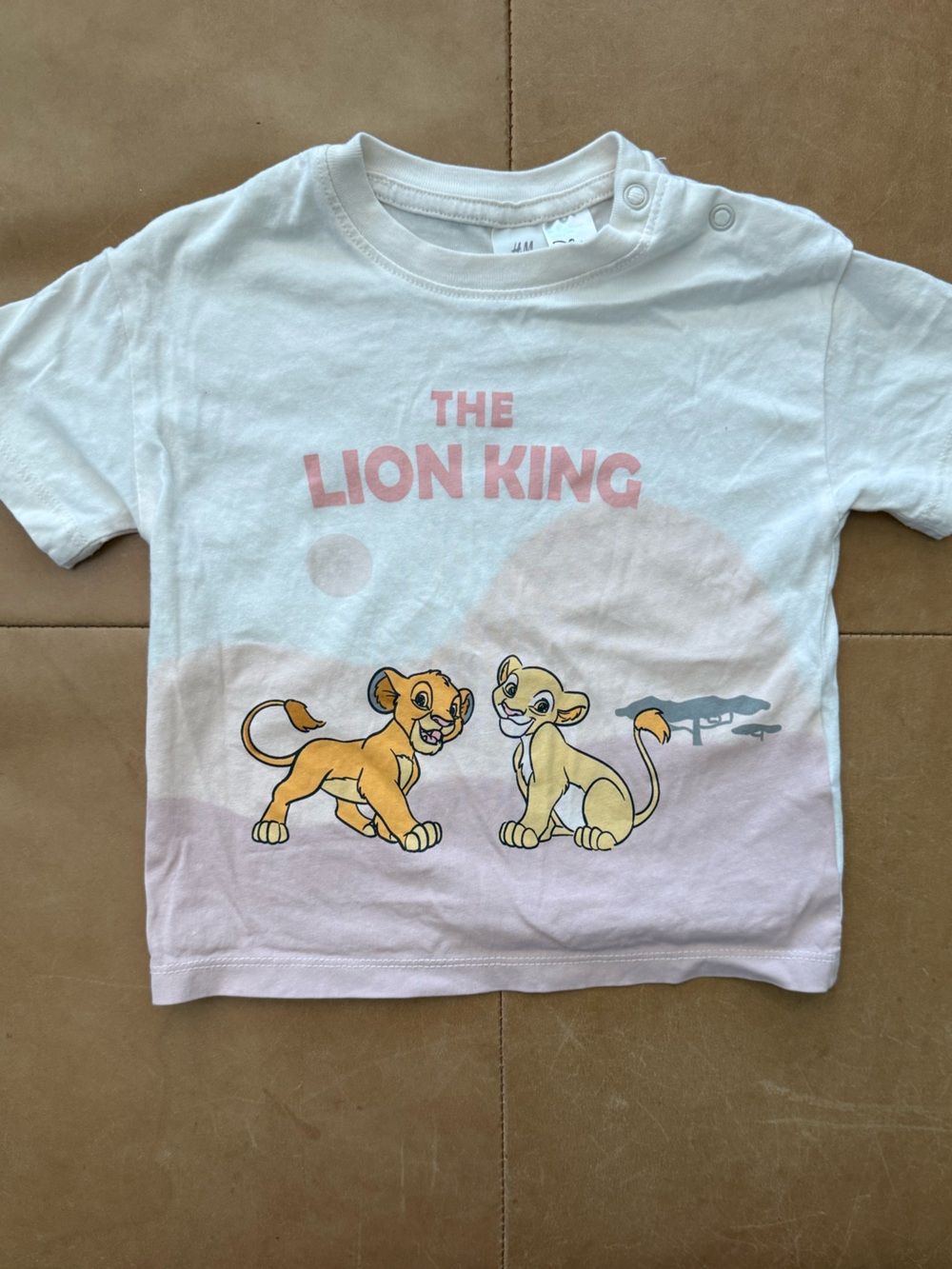 ❤️$10 FLASH SALE❤️H&M Lion King Top 12M